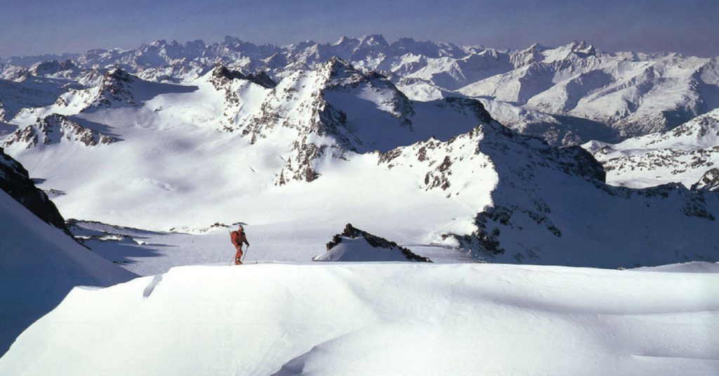 Il fidanzato muore in montagna: donna sopravvive un mese al gelo