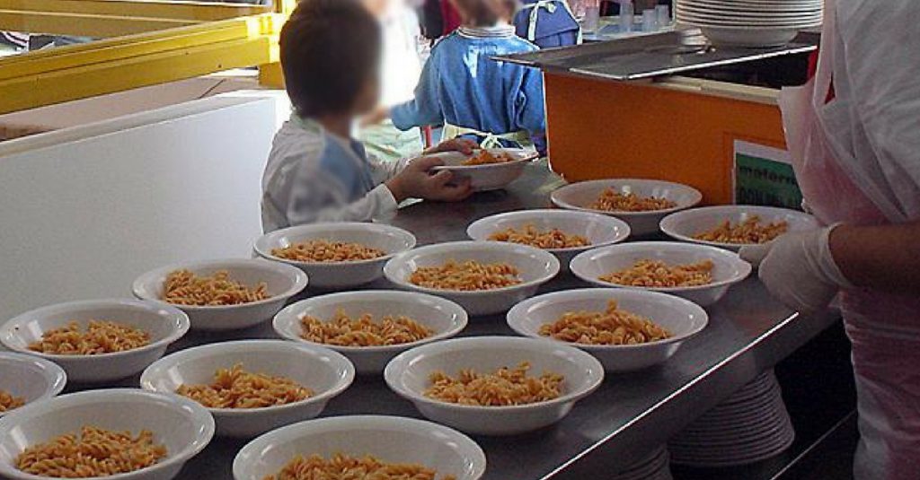 capelli muffa pasta mensa scuola