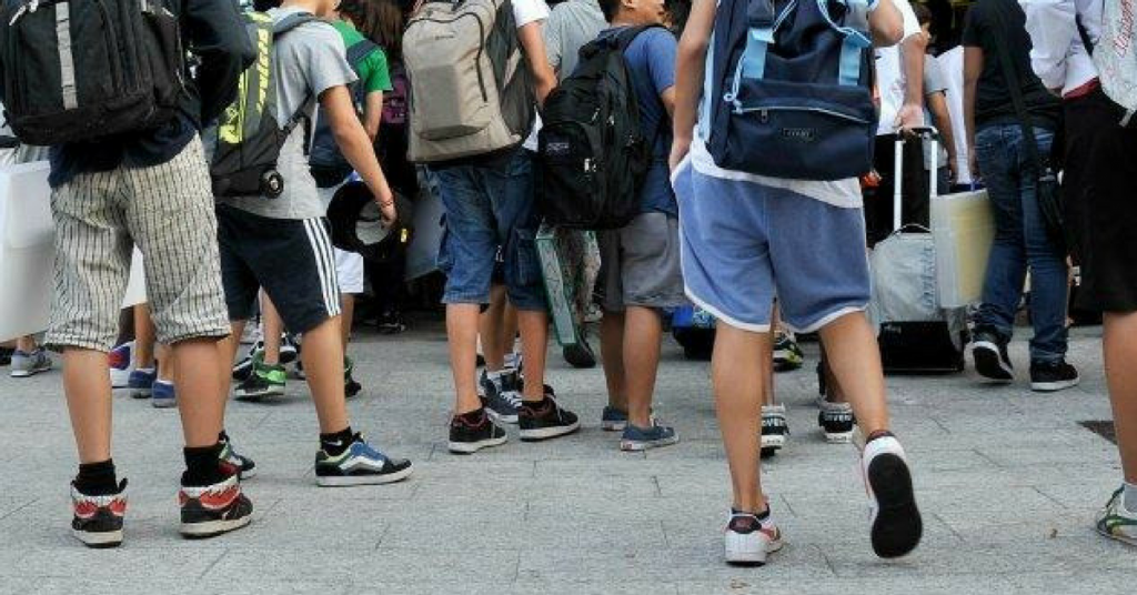 scuola 14enne coltello