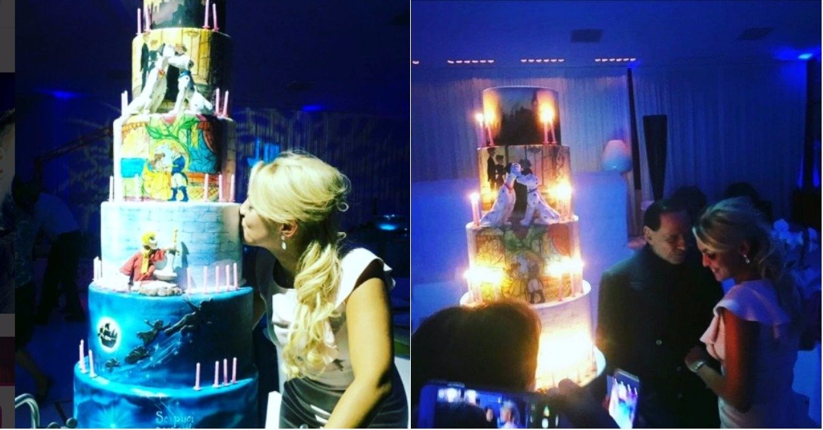 Il compleanno di Francesca Pascale: il regalo di Berlusconi è una torta tema disney