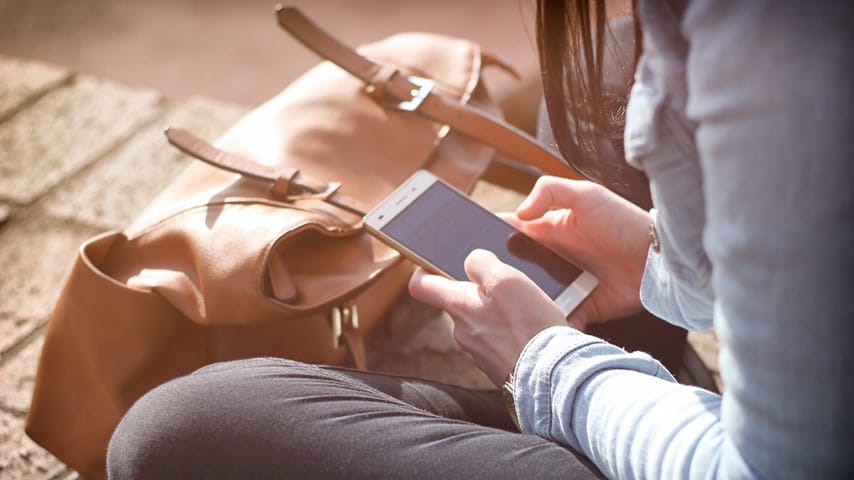 Smartphone e social, non passa giorno che non li usiamo