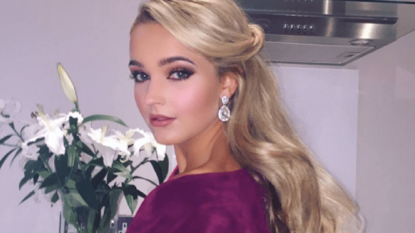 una foto della bella Ella Ravenscroft