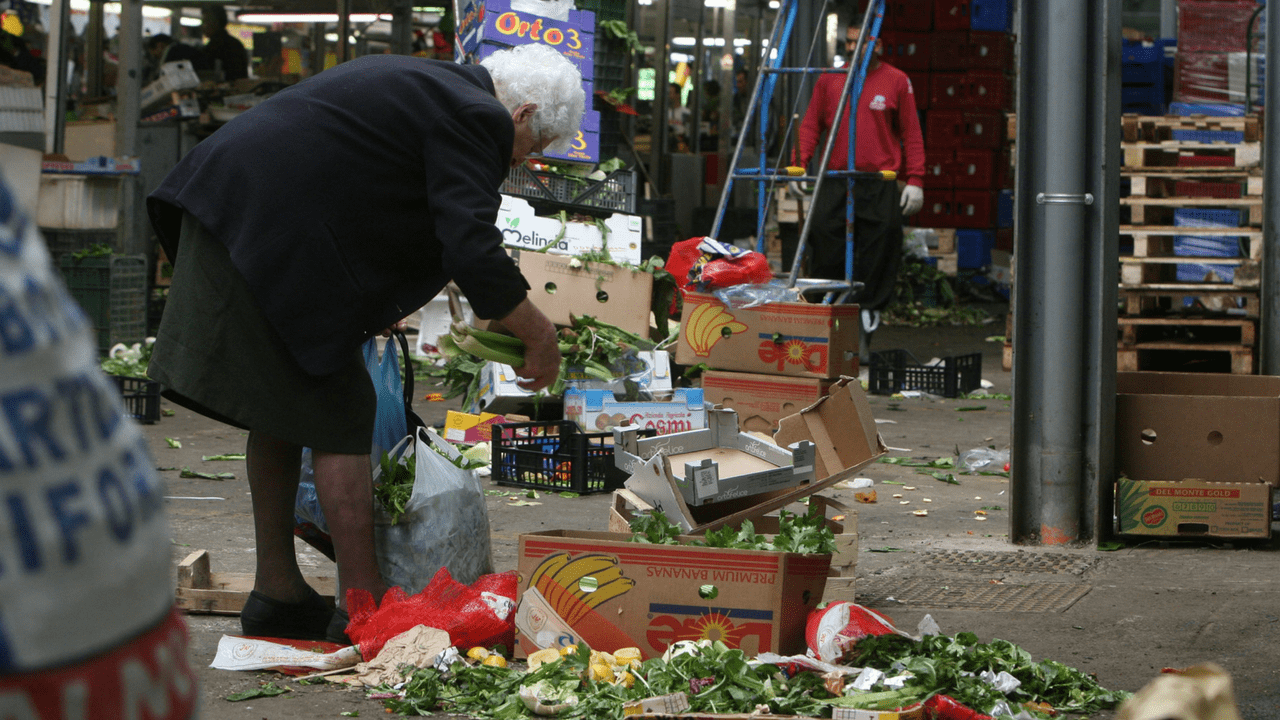 pensionata povera