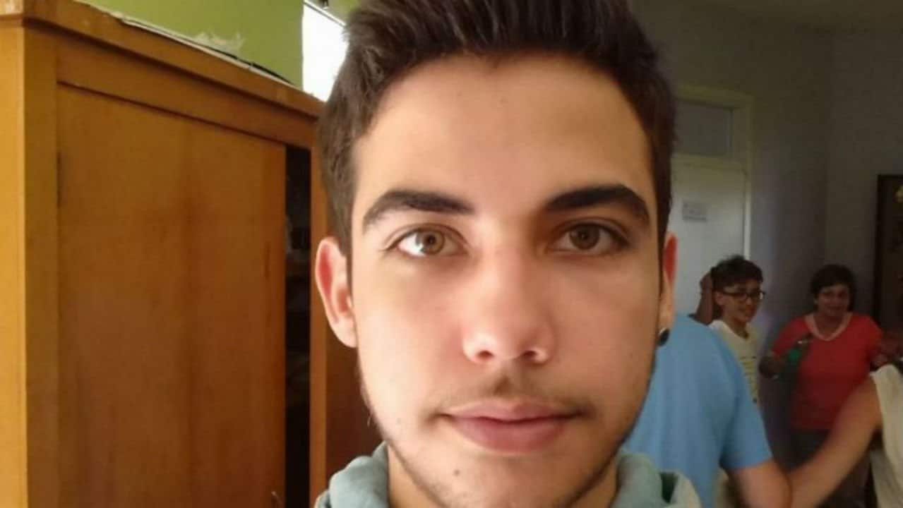 Salerno, 18enne scomparso trovato morto nella scarpata con ferite al petto