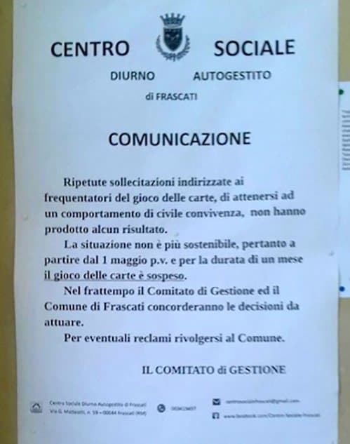 Bestemmiavano e dicevano parolacce: anziani espulsi dal centro sociale
