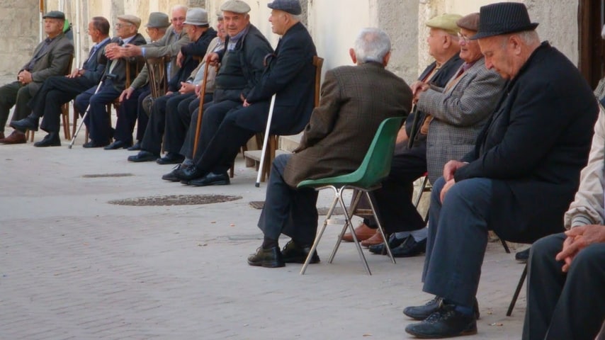 A Frascati gli anziani sono statai allaontanati dal centro sociale per un mese
