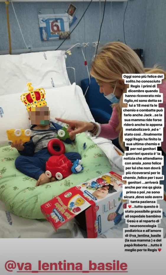 Elena Santarelli felice per il bimbo che ha finito la chemio: "Arriverà anche per me questo giorno"