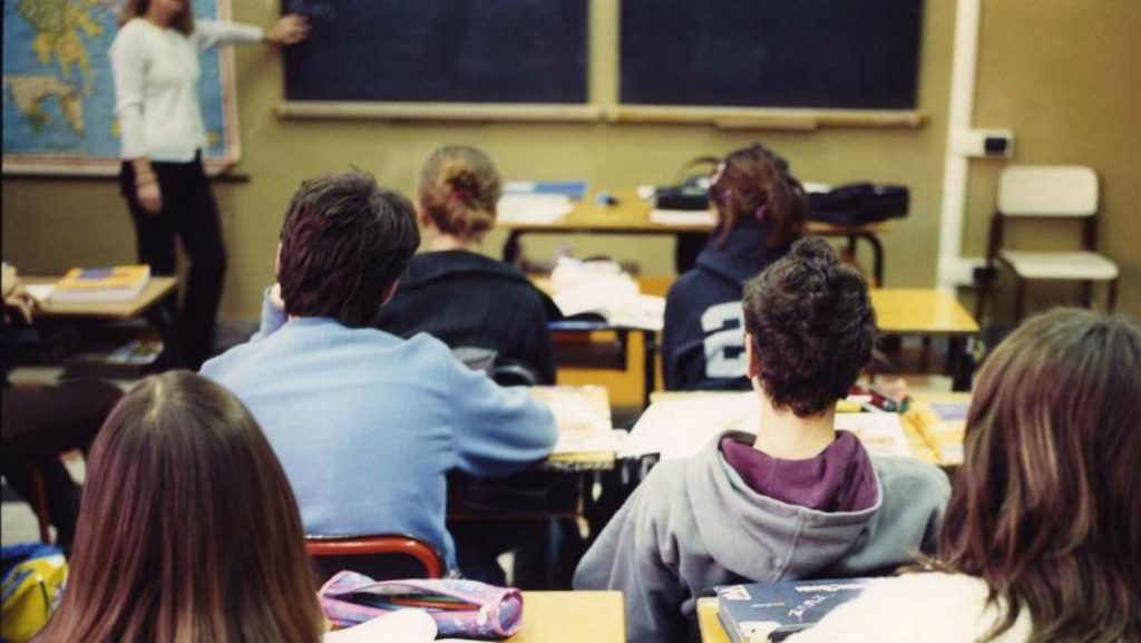 Relazione tra professoressa e alunno