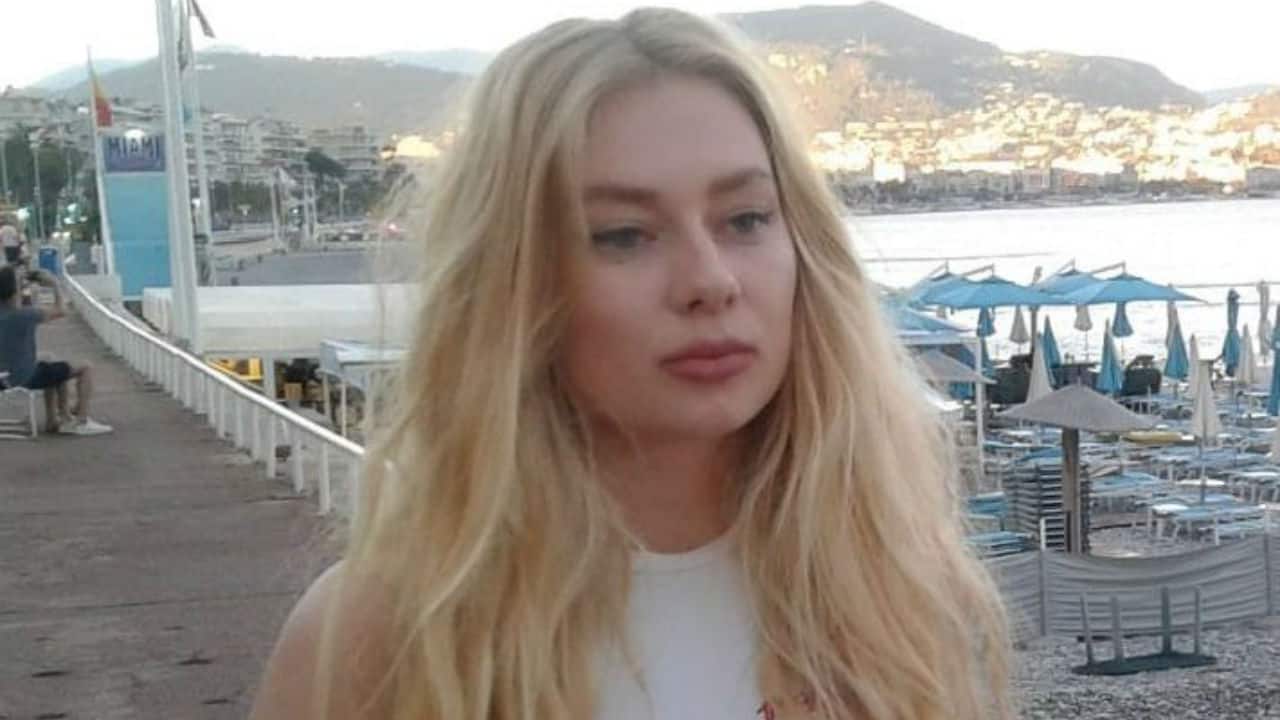 Alena cade in dirupo dopo una lite furiosa: ora lotta tra la vita e la morte