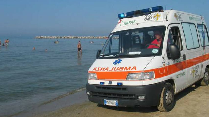 ambulanza spiaggia