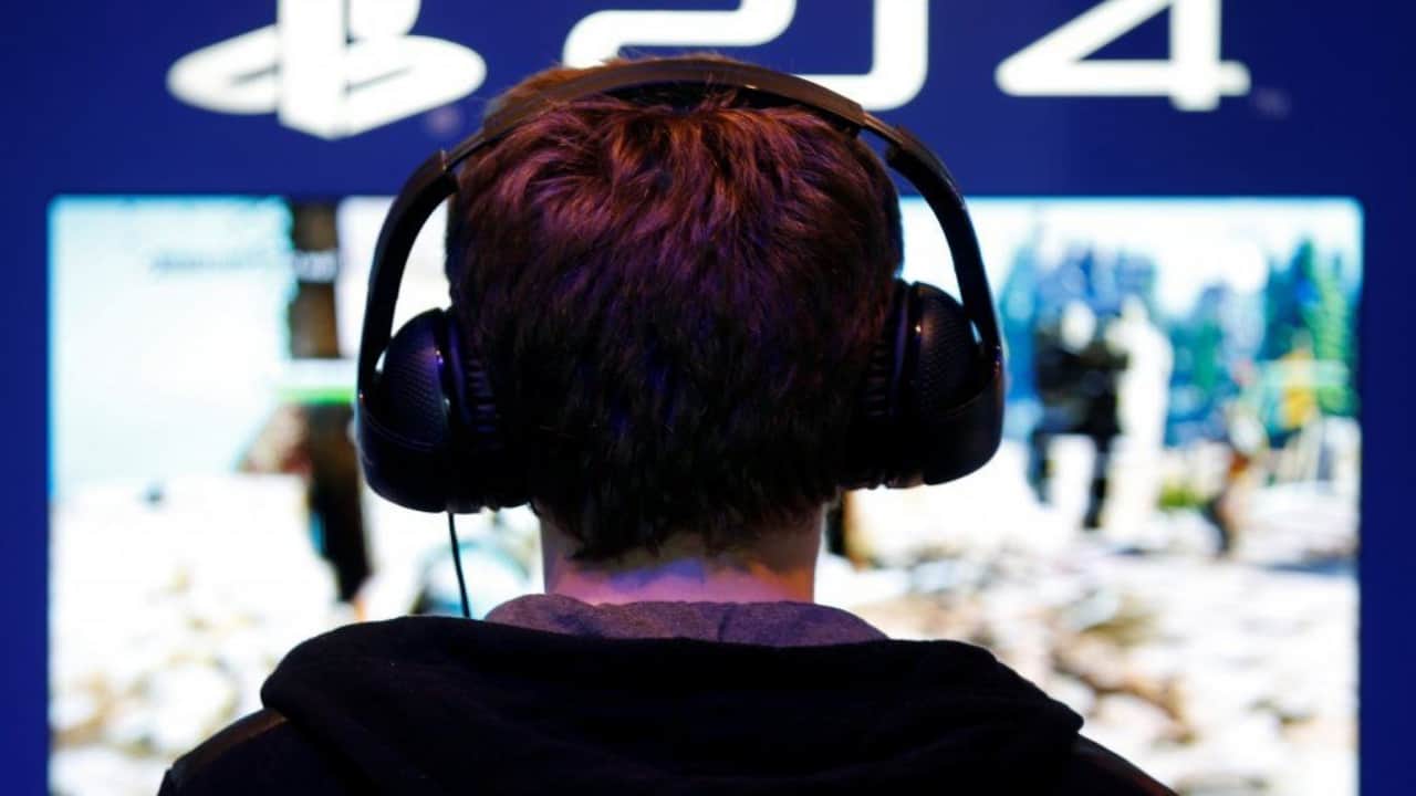 Mamma aggredita dal figlio perché gli ha tolto la PS4