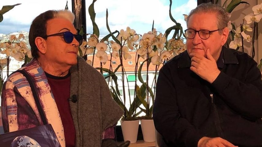 Vincenzo Mollica in Videochat Tg1 con cristiano Malgioglio. Fonte: Mollica Istantanee, Pagina ufficiale di Vincenzo Mollica/Facebook