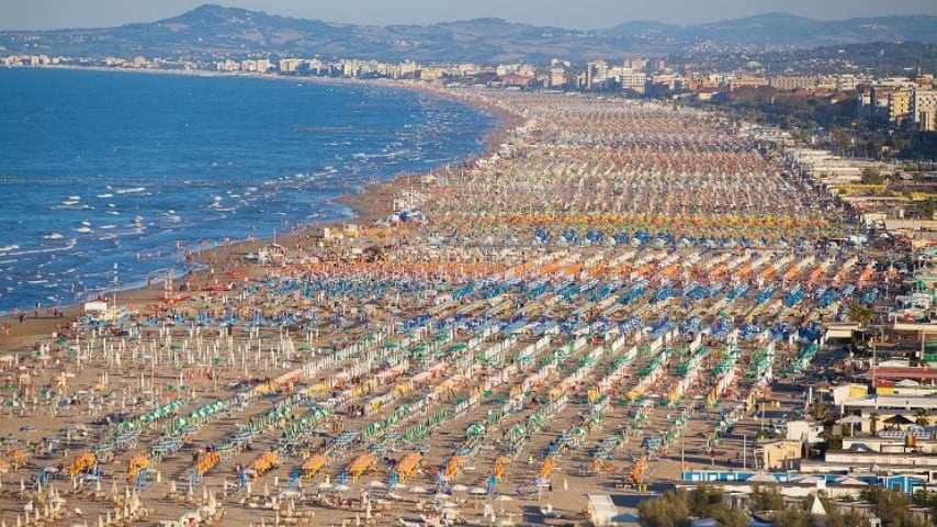 Rimini, sfondo di molte avventure estive