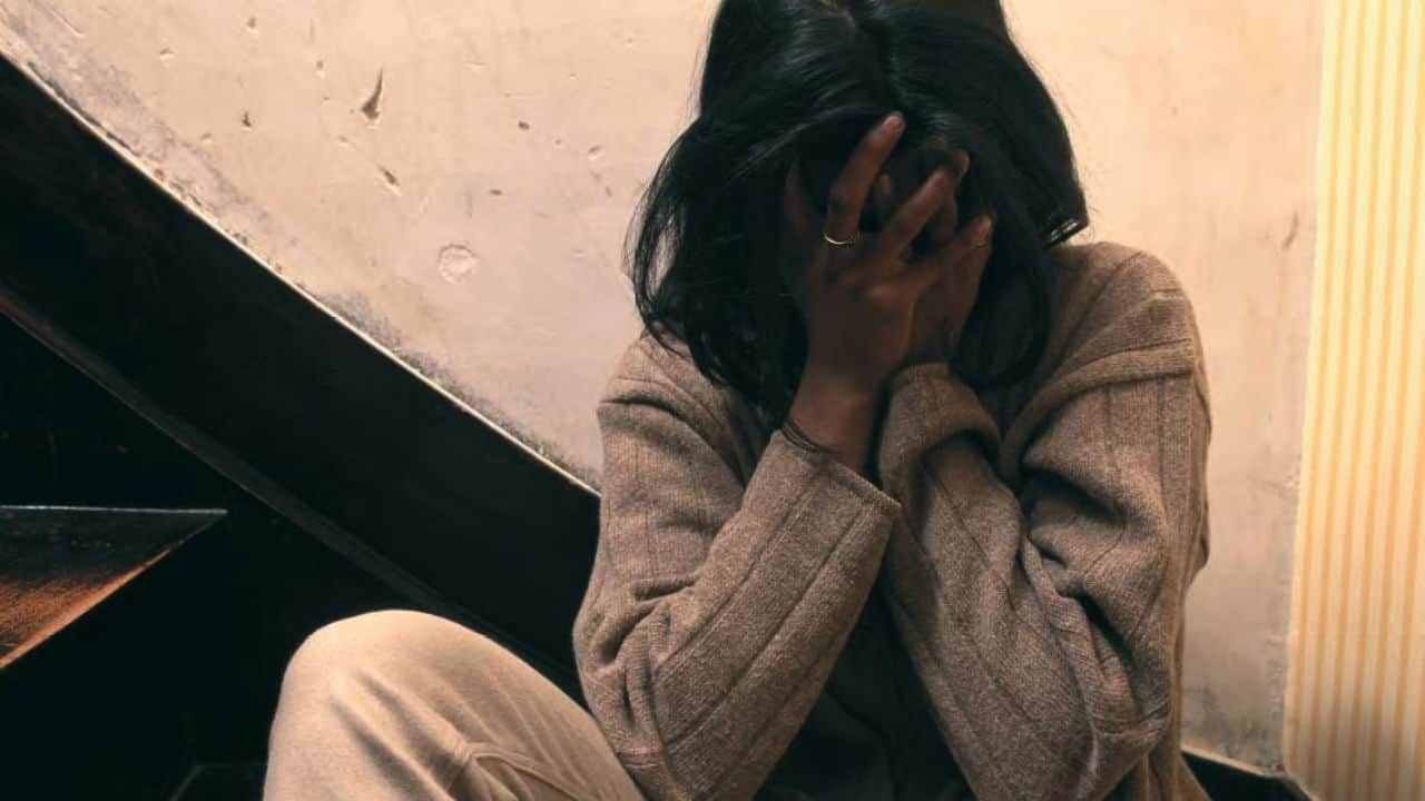 Violenta la cognata e la mette incinta, poi viene costretta ad abortire