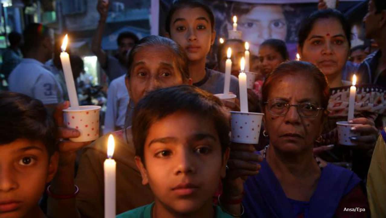 L'India in guerra contro le sue bambine