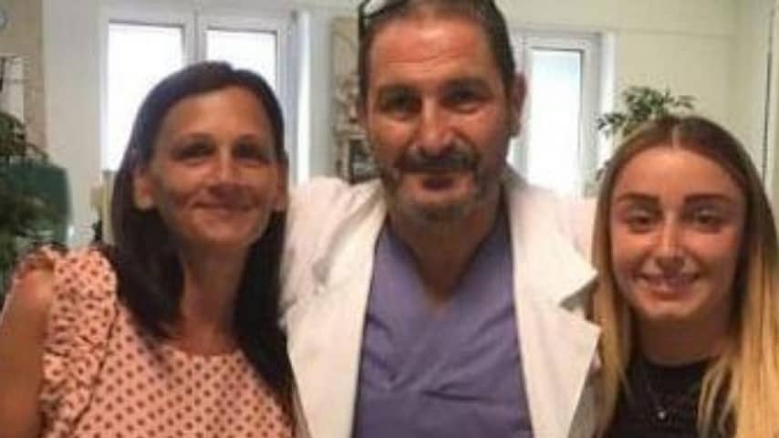 Mamma Rita, Ylenia e il dottore che ha eseguito il trapianto. Credits_ Il Centro