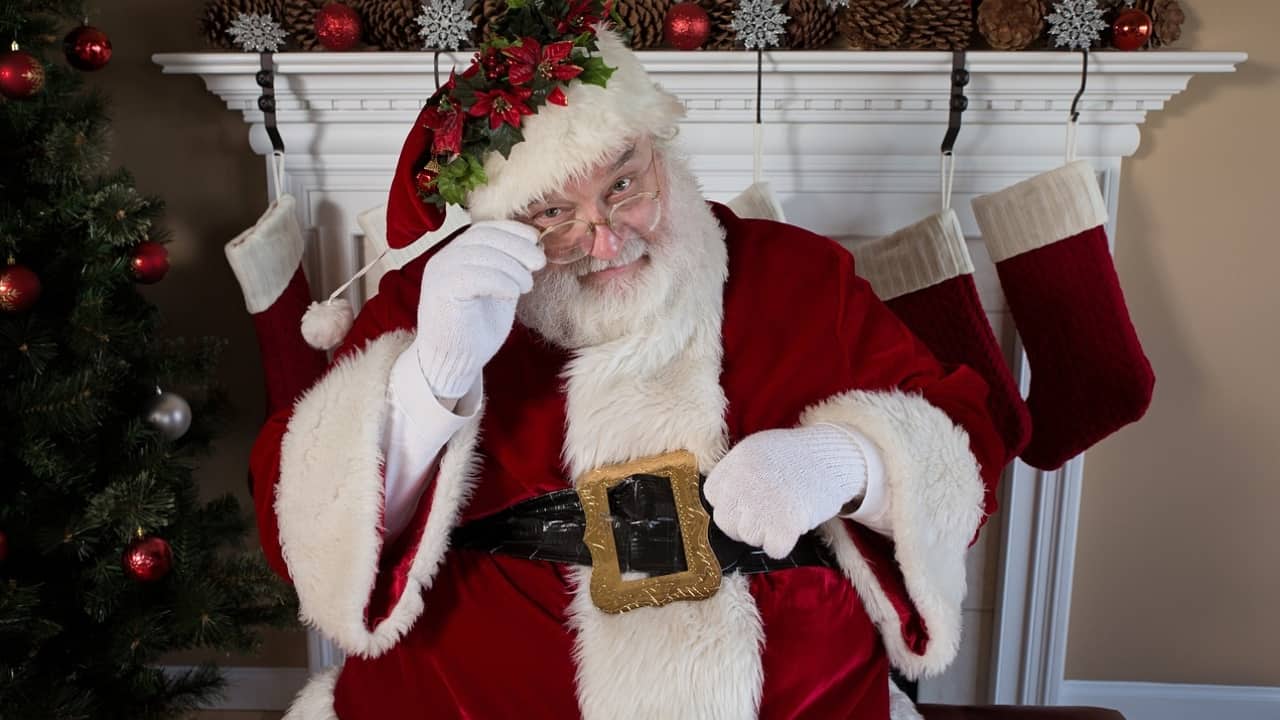 "Babbo Natale non esiste", maestra licenziata per aver svelato il segreto di Santa Claus