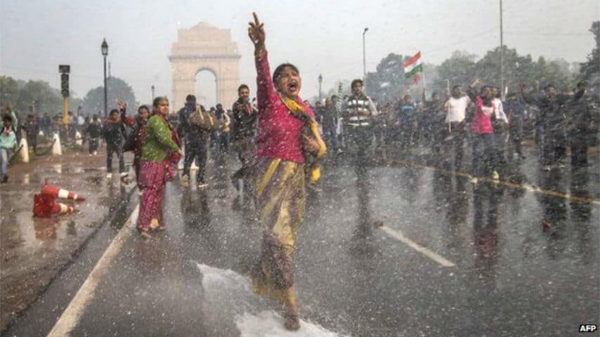 L'India in guerra contro le sue bambine