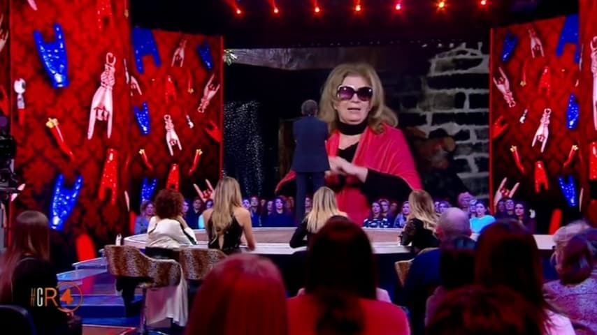 Iva Zanicchi operata d'urgenza: "Ho cominciato a non vederci"