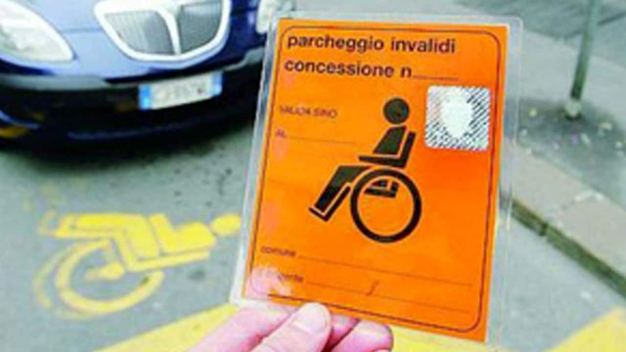 Permesso auto per invalidi, restituito per onestà da Lorenzo Renghi (Immagine di repertorio)