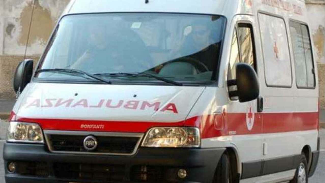 A 2 mesi rischia di morire soffocata: il 118 guida la mamma per salvarla