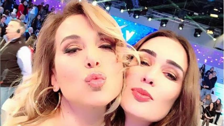 Barbara D'Urso parla dell'infanzia e della ripratenza di Domenica live