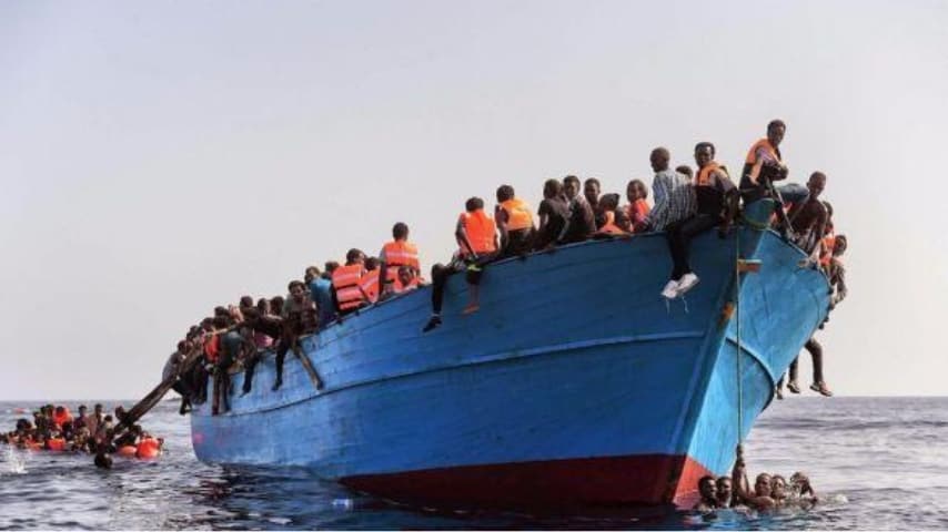 Il migrante di 14 anni con la pagella cucita addosso
