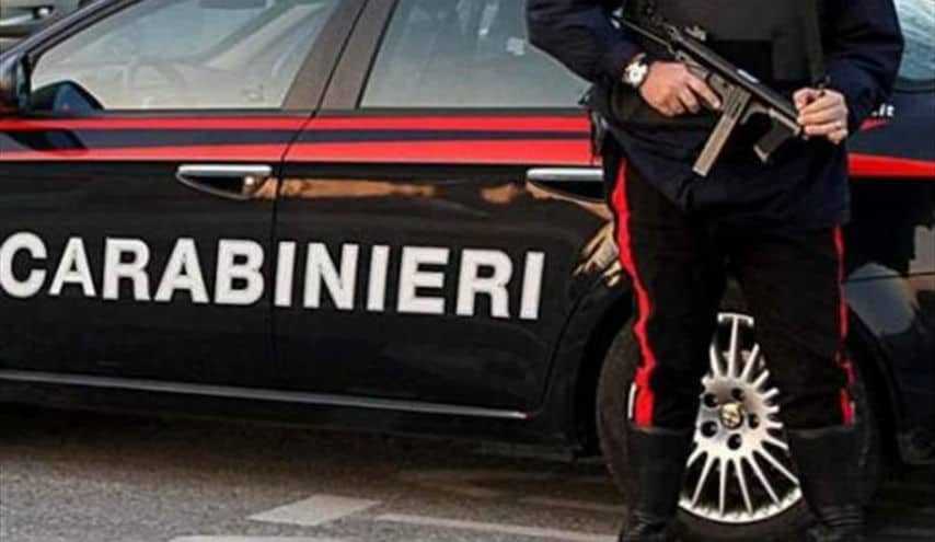 Donna uccisa a Perugia: aveva ancora il coltello nella schiena
