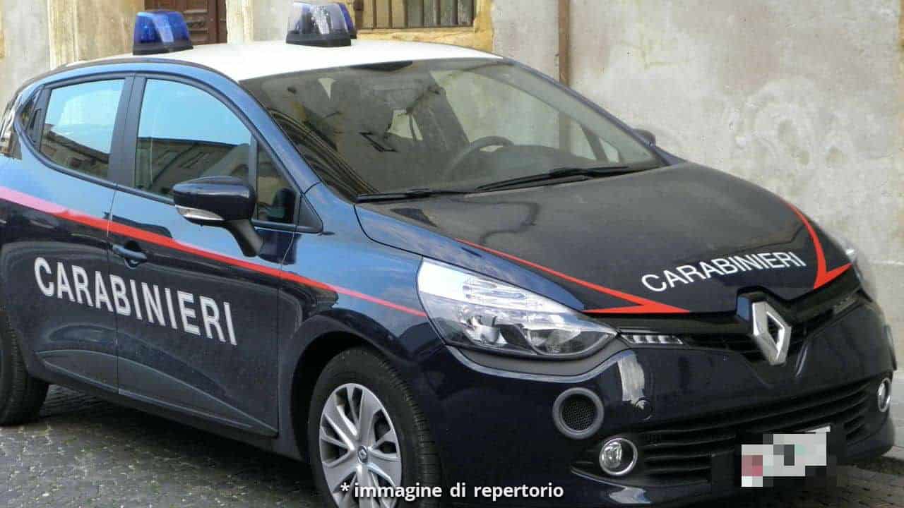 Donna uccisa a Perugia: aveva ancora il coltello nella schiena