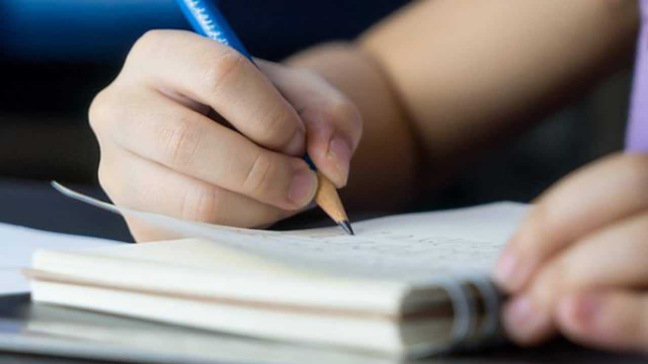 Dopo l'ennesimo furto a scuola i bimbi scrivono ai ladri: "Prendete i libri, vi farebbero bene"