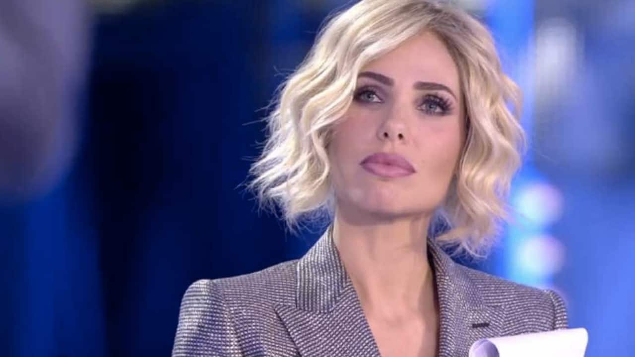 Ilary Blasi e il clima teso con Mediaset: pronta a dire addio all'azienda