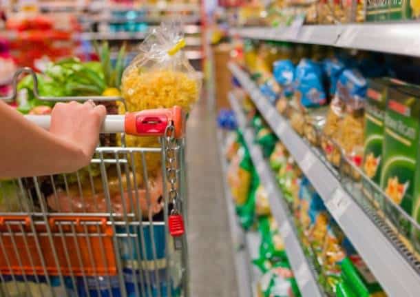 Pensionata ruba al supermercato: "È dura campare con 425 euro"