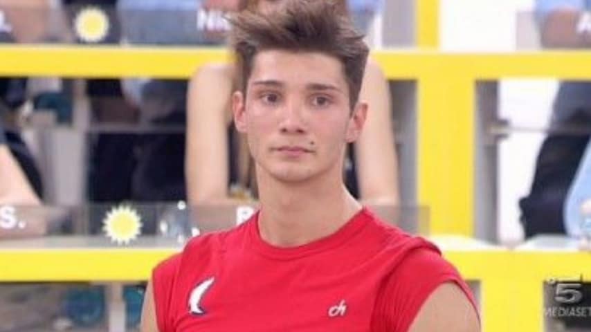 Stefano De Martino rivela: "Prima ero più brutto, ma conta l'effetto finale"