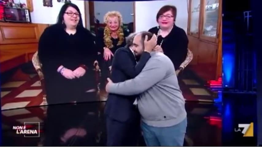 Massimo Giletti fa un regalo bellissimo al suo ospite