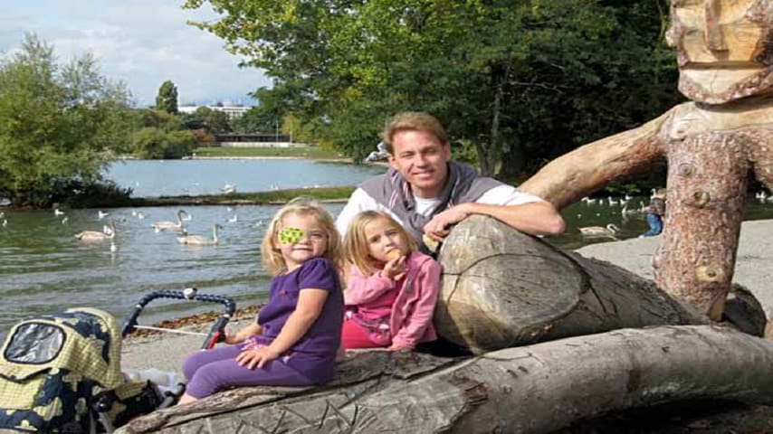 Matthias Schepp e le gemelline Alessia e Livia Schepp.