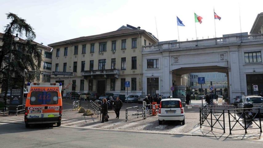 In 10 lo pestano solo perchè è omosessuale: aggressione omofoba