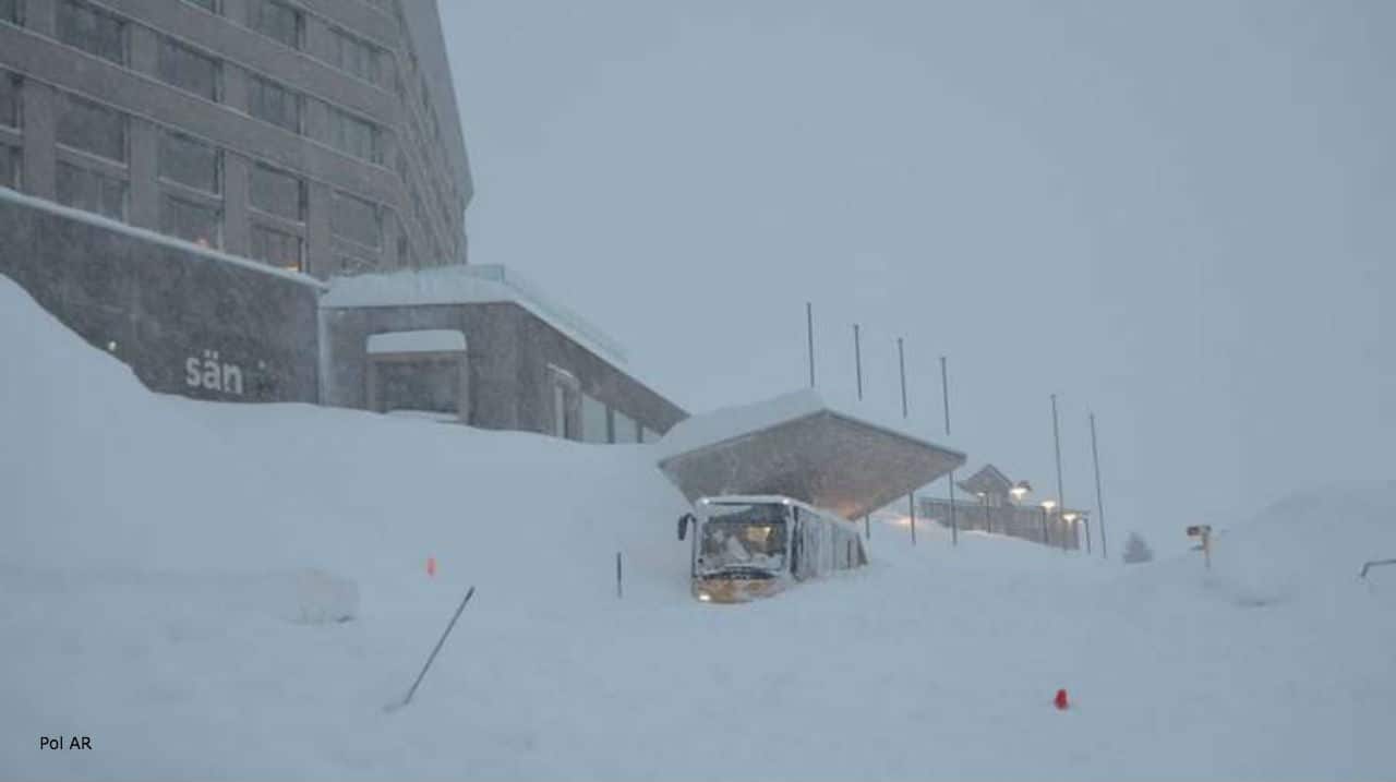 Valanga su ristorante in Svizzera: ci sono feriti