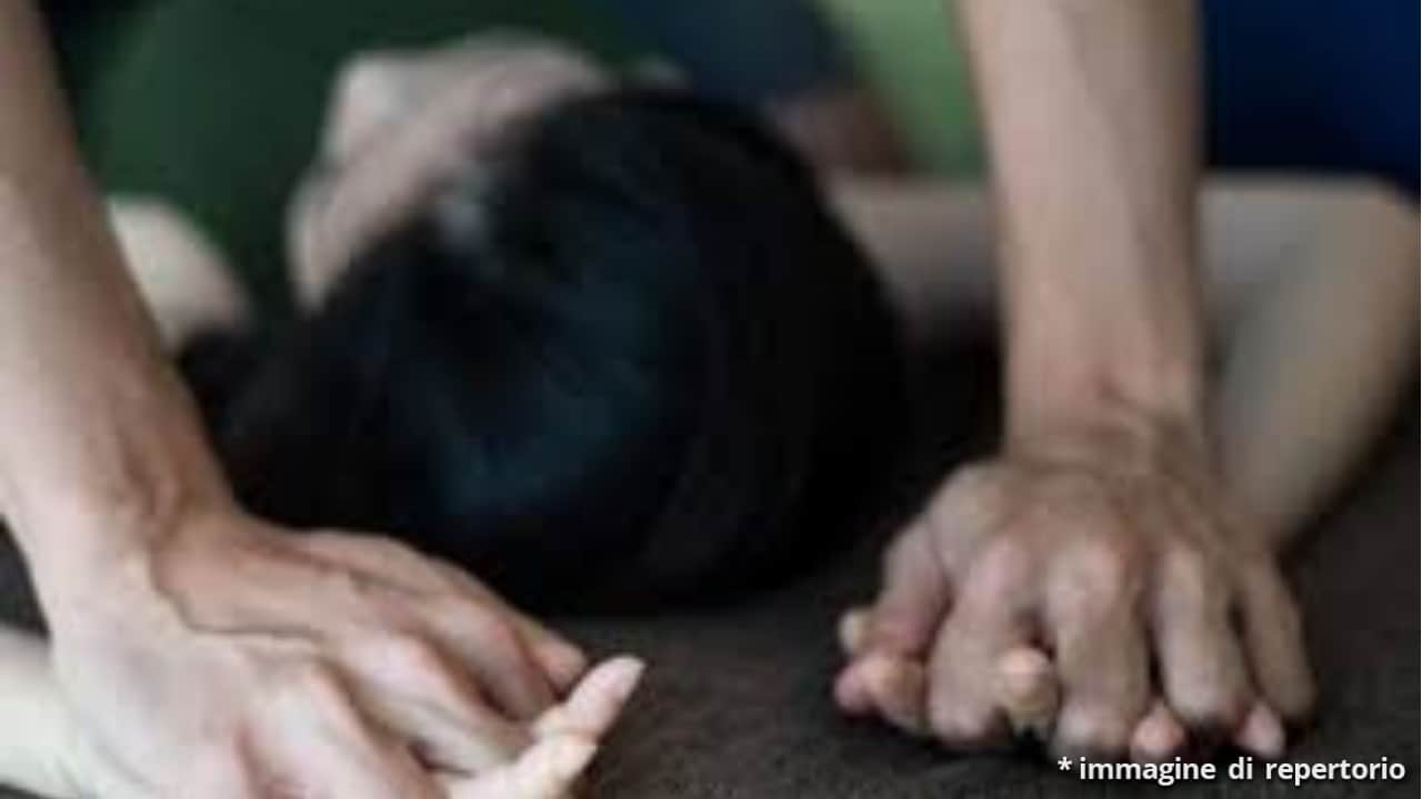 Salerno, minorenne stuprata e maltrattata: arrestate 4 persone