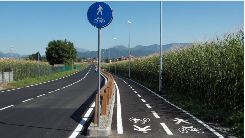 tratto pista ciclabile vento