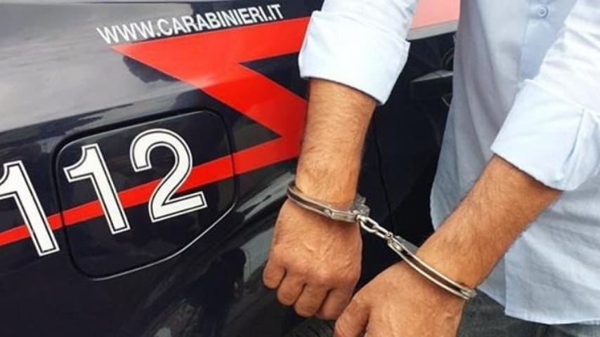 carabinieri arresto manette