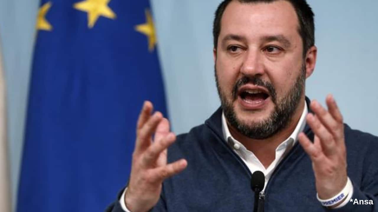 Vilipendio alla magistratura: in arrivo un nuovo guaio giudiziario per Salvini