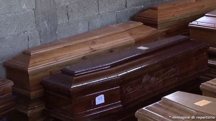 7 bare sparite dal cimitero di Vibo Valentia