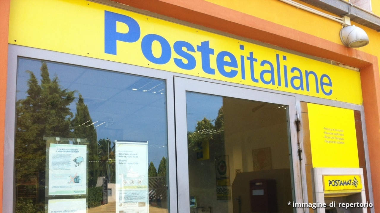 Impiegato delle Poste ruba 573mila euro e fugge