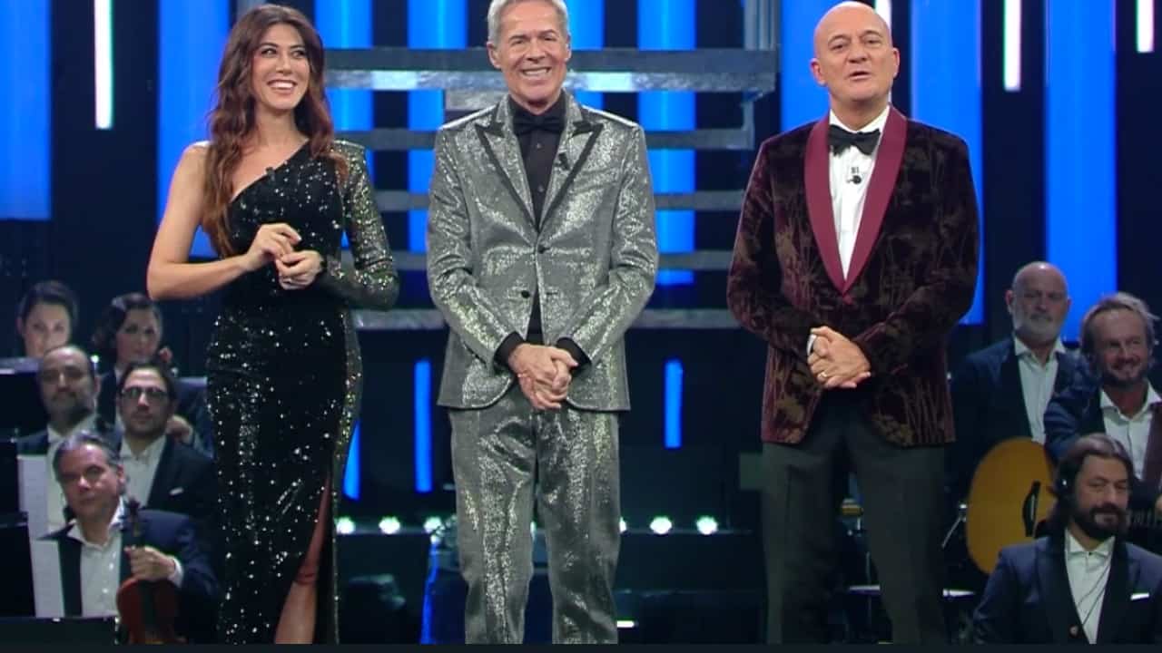 Claudio Baglioni, Claudio Bisio e Virginia Raffaele conducono la serata dei duetti a Sanremo