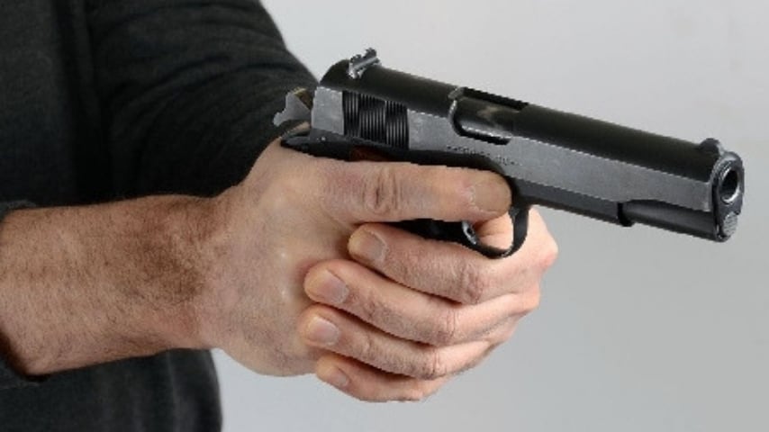 Padova, durante una lite lei scappa e lui si uccide