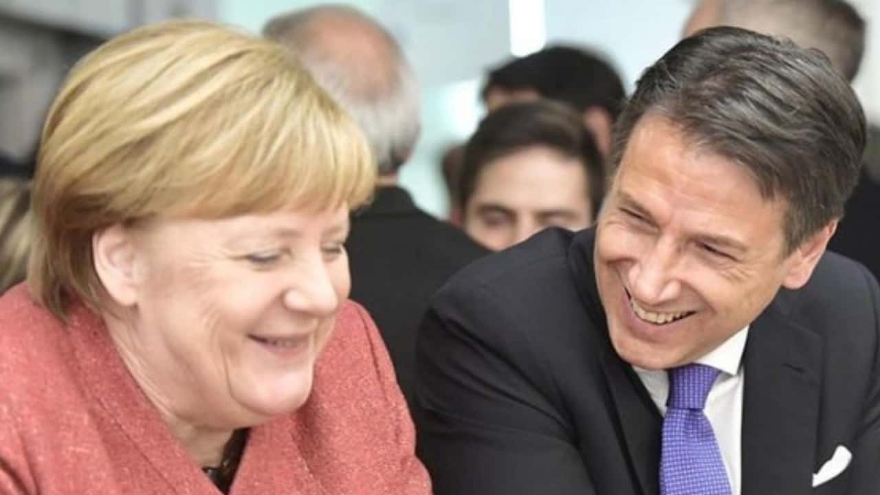 Vertice a Davos, vis-à-vis fuori onda tra Conte e Merkel: “Salvini è contro tutti”