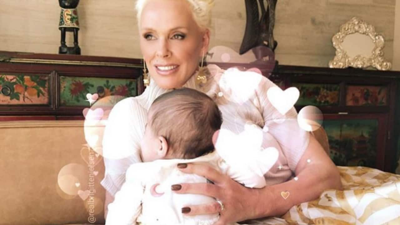 Brigitte Nielsen racconta la lotta e le difficoltà per essere madre a 54 anni