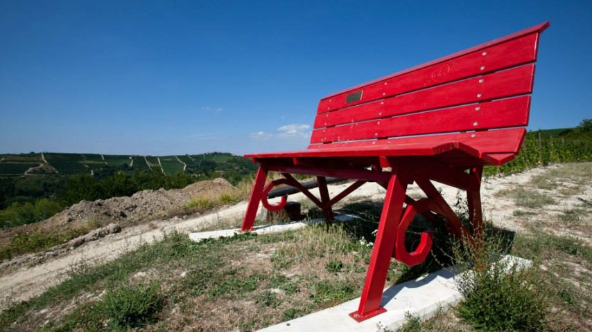 panchina gigante rossa