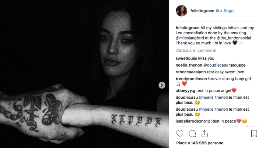 Il tatuaggio di Félicité con le iniziali dei nomi dei sei fratelli. Fonte: Félicité Tomlinson/Instagram