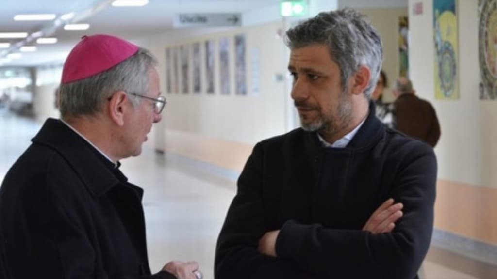 Il vescovo di Padova concede il perdono a don Cavazzana